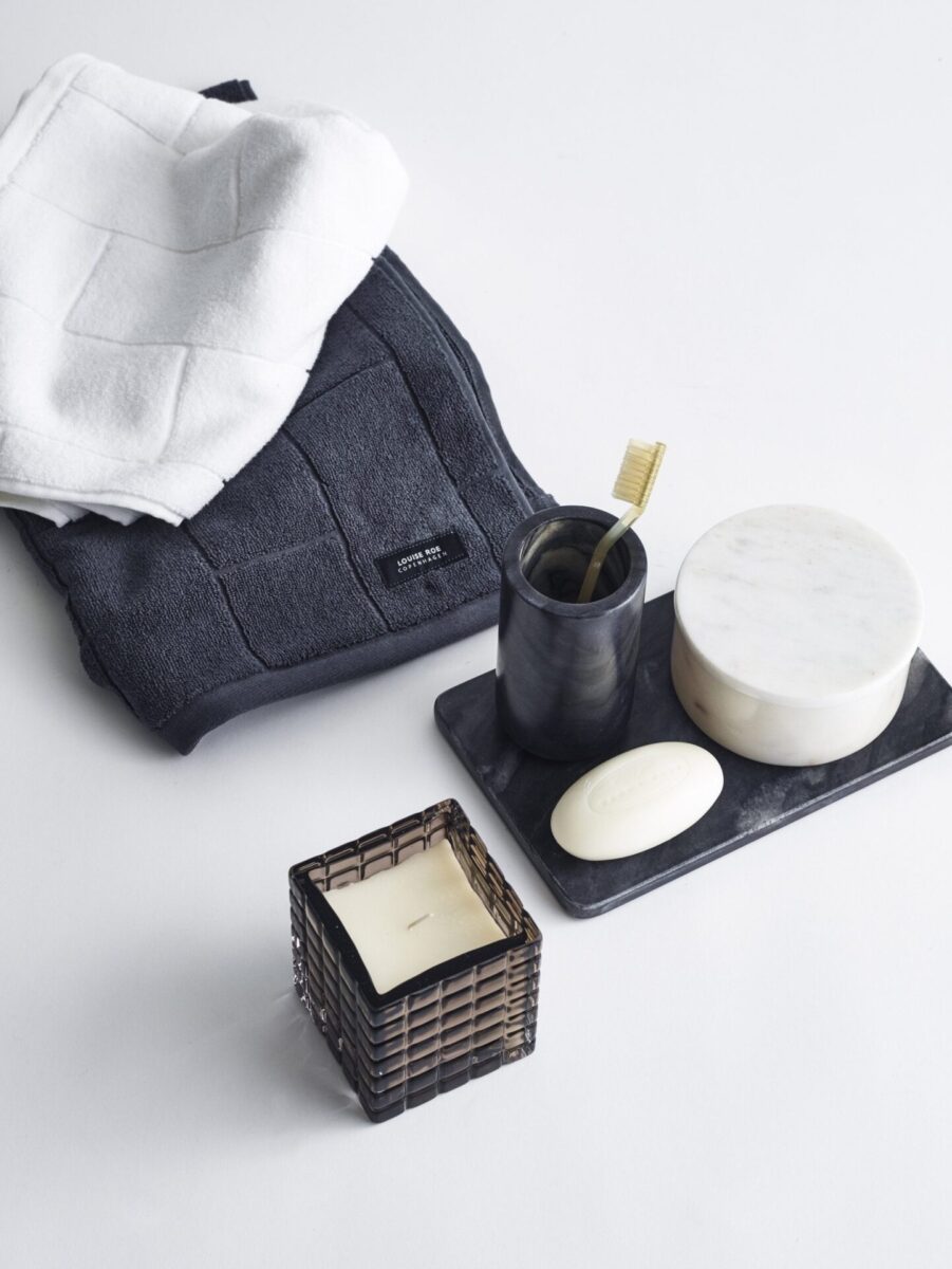 Louise Roe Benn Plate Black Marble