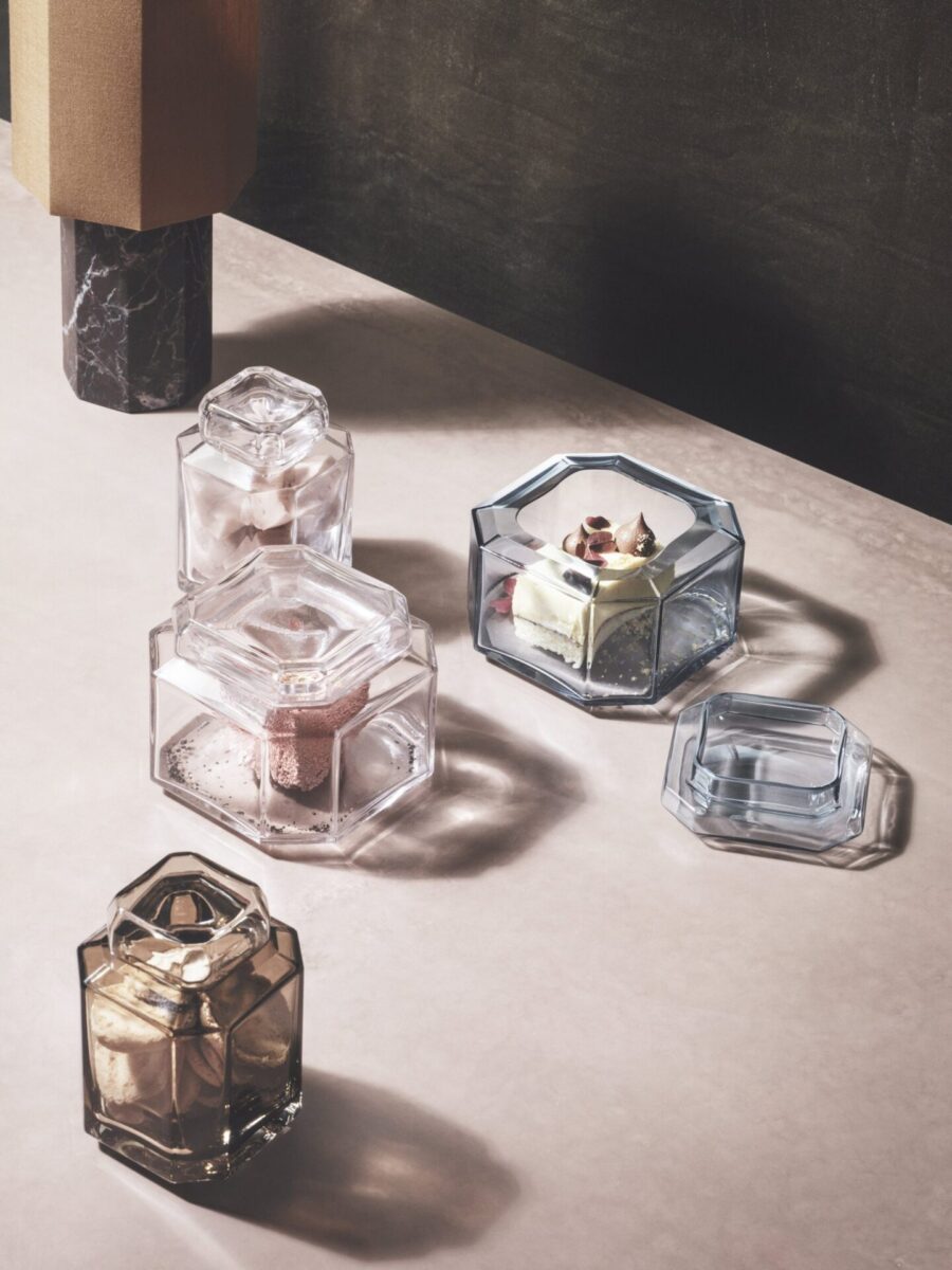Louise Roe Bonbonniere Brilliant Paris Clear