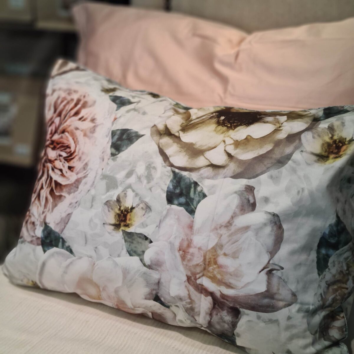 Designers Guild Pahari Tuberose Putevar 50x70