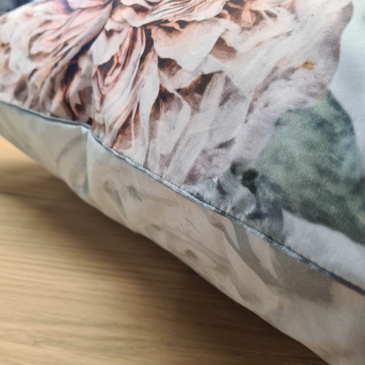 Designers Guild Pahari Tuberose Putevar 50x70