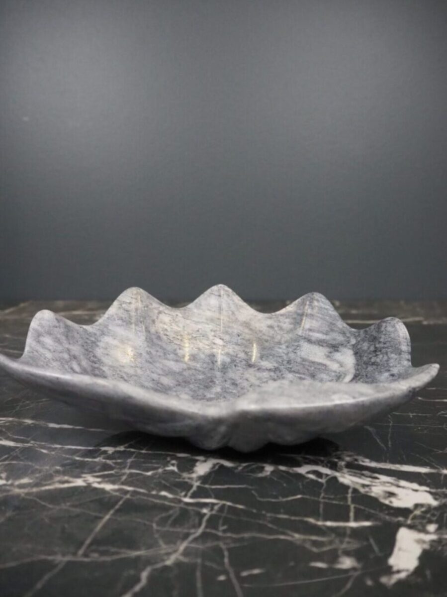 Filipiniana Shell Marmorfat Sort 20 cm