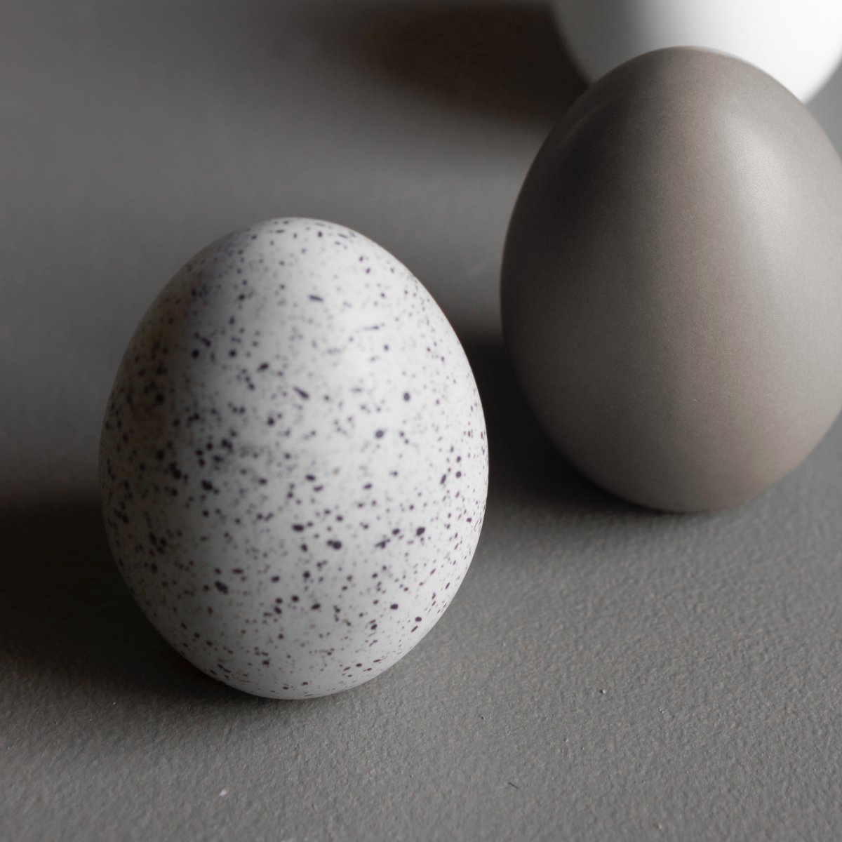 Standing Egg - Mole Dot - Bilde 1