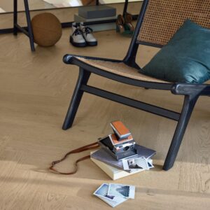 Herdet fiskebensgulv i eik Meister Lindura Oak Sand Grey Classic 20232 – ultramatt lakk