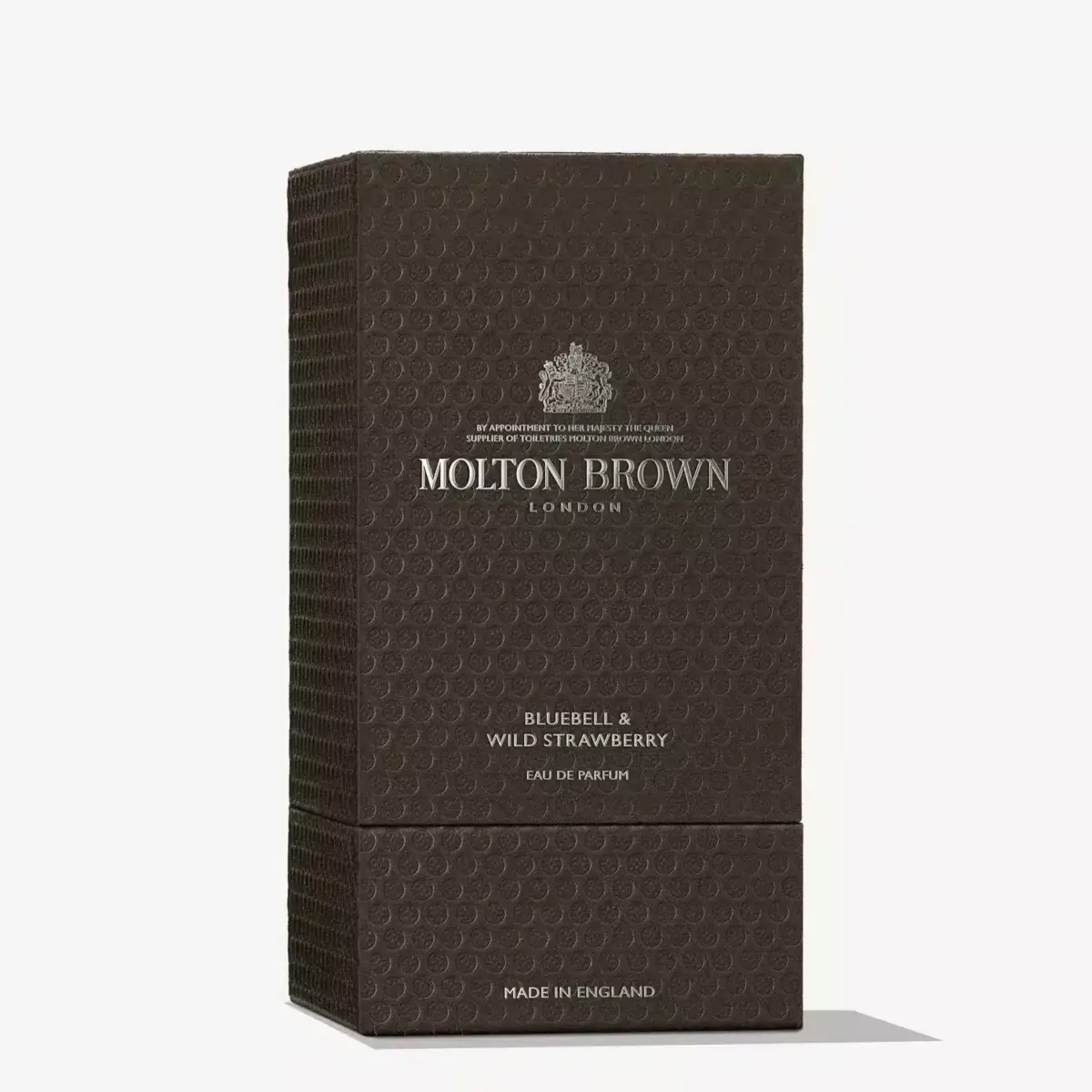 Bluebell & Wild Strawberry Eau de Parfum – en frisk, blomster-fruktig duft med ville jordbær, blåklokke og fiolblader. Perfekt for våren, med en energigivende og jordnær avslutning.