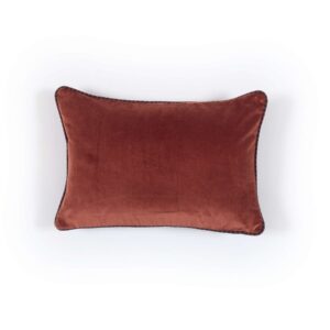 Lukseriøs pyntepute fra Elitis i flott Terracotta farge med broderte kanter