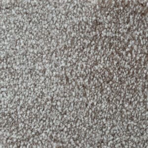 Akvarell Sand fra Golvabia er et mykt og luksuriøst teppe i varm sandtone.