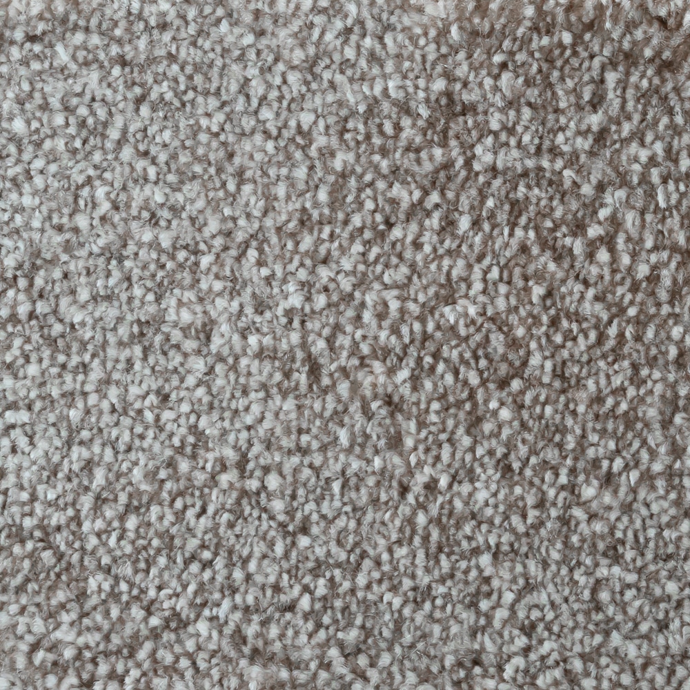 Akvarell Sand fra Golvabia er et mykt og luksuriøst teppe i varm sandtone.
