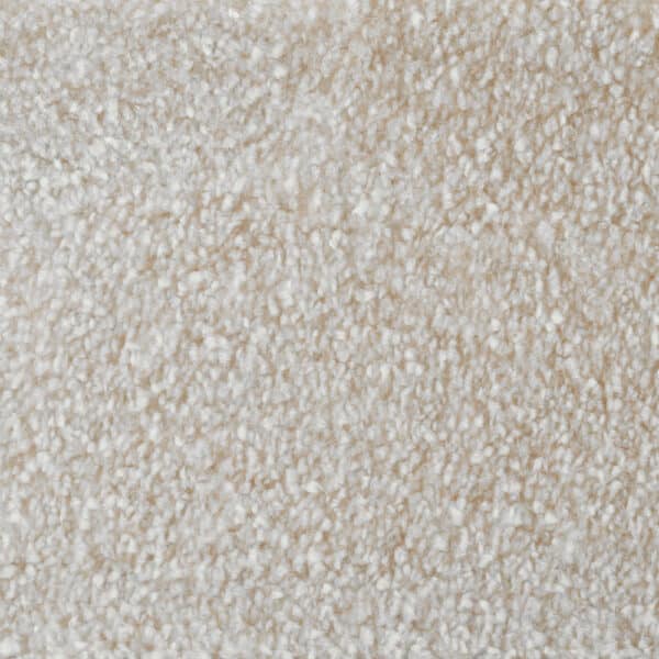 Vegg til vegg teppe varm beige nyanse. Slitesterkt og luseriøst.