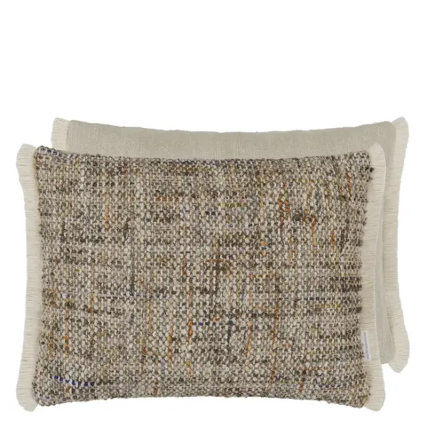 Pradelles Zinc pyntepute fra Designers Guild – elegant tweedstruktur i nøytrale toner med kobber og nøttefarger. Perfekt som dekorativ sofapute.