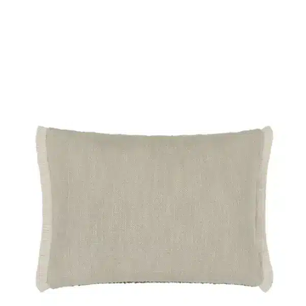 Pradelles Zinc pyntepute fra Designers Guild – elegant tweedstruktur i nøytrale toner med kobber og nøttefarger. Perfekt som dekorativ sofapute.