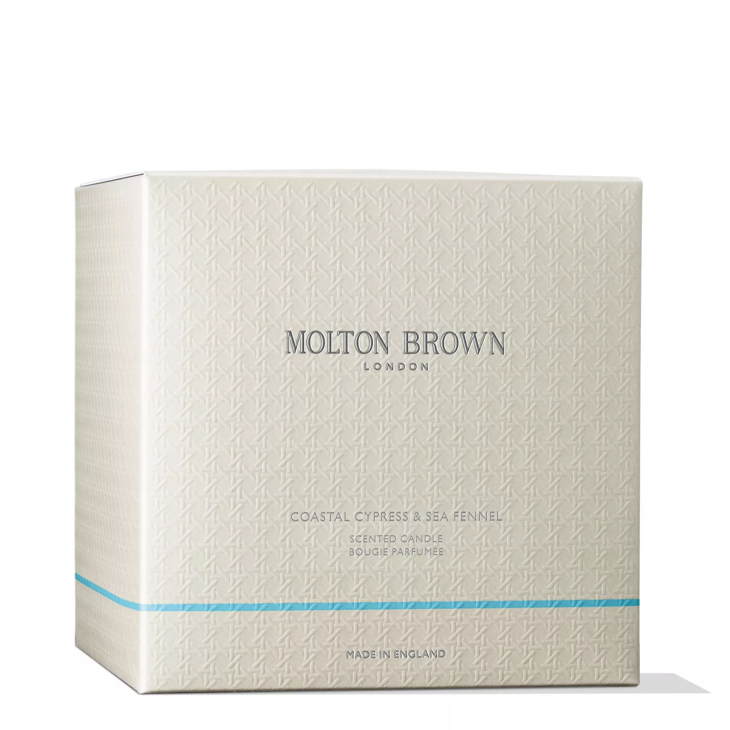 Oppdag Molton Browns Coastal Cypress & Sea Fennel – et eksklusivt duftlys med sjøinspirert friskhet og håndblåst glass. Bestill hos Interiørfaghuset T. Lund – din destinasjon for luksus og stemning i hjemmet.
