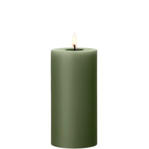 Eksklusivt LED-kubbelys fra Ester & Erik i elegant design med naturtro flamme og matt finish. Gir varm og stemningsfull belysning – helt uten åpen ild.