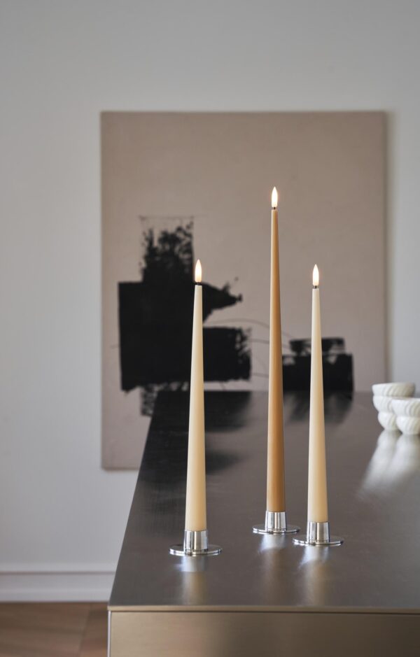 Ester & Erik Stearinlys Almond Butter No. 27 – 32 cm Matt - Bilde 2