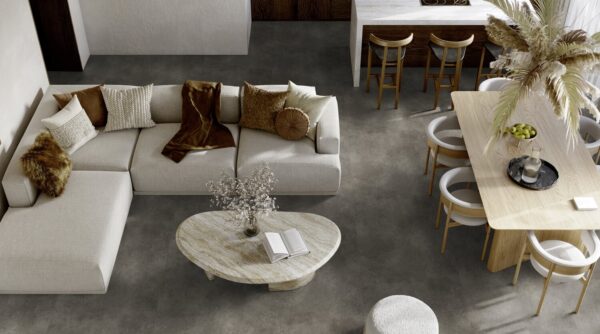 Leone Charcoal – mørkt og elegant gulv som skaper dybde i rommet