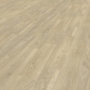 Gulvbelegg i lys eiketone – komfortabelt og enkelt å vedlikeholde