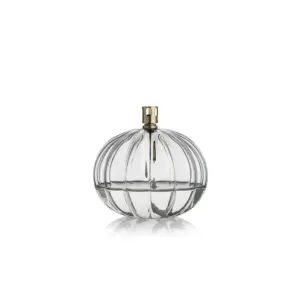 Aurora oljelampe 11 cm i klart glass fra Hadeland Glassverk – munnblåst rund lampe med vakker optikk og tidløs form.