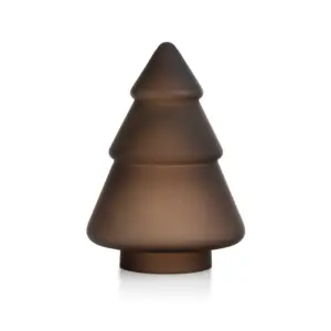 Gran glasstre 12,7 cm i frostet kakaofarget glass fra Hadeland Glassverk mot hvit bakgrunn.