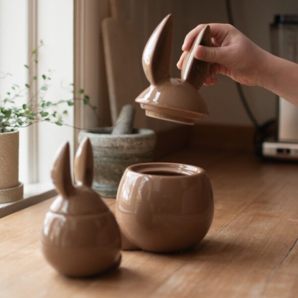 Eating Rabbit L Shiny Nougat