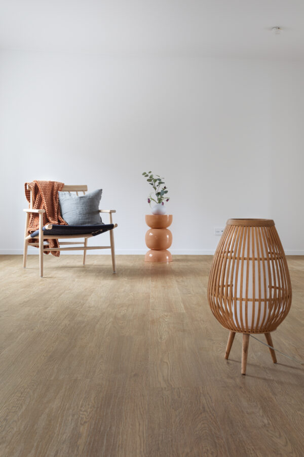 Maxwear Klikkvinyl med kork Ek Classic i lys naturtone med tydelig trestruktur