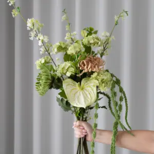 Kunstig bukett med snow willow gren hvit fra Bloom Objects naturtro dekorasjon