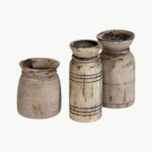 Sett med to små blekede nepalske trekrukker i vintage tre med naturlig patina