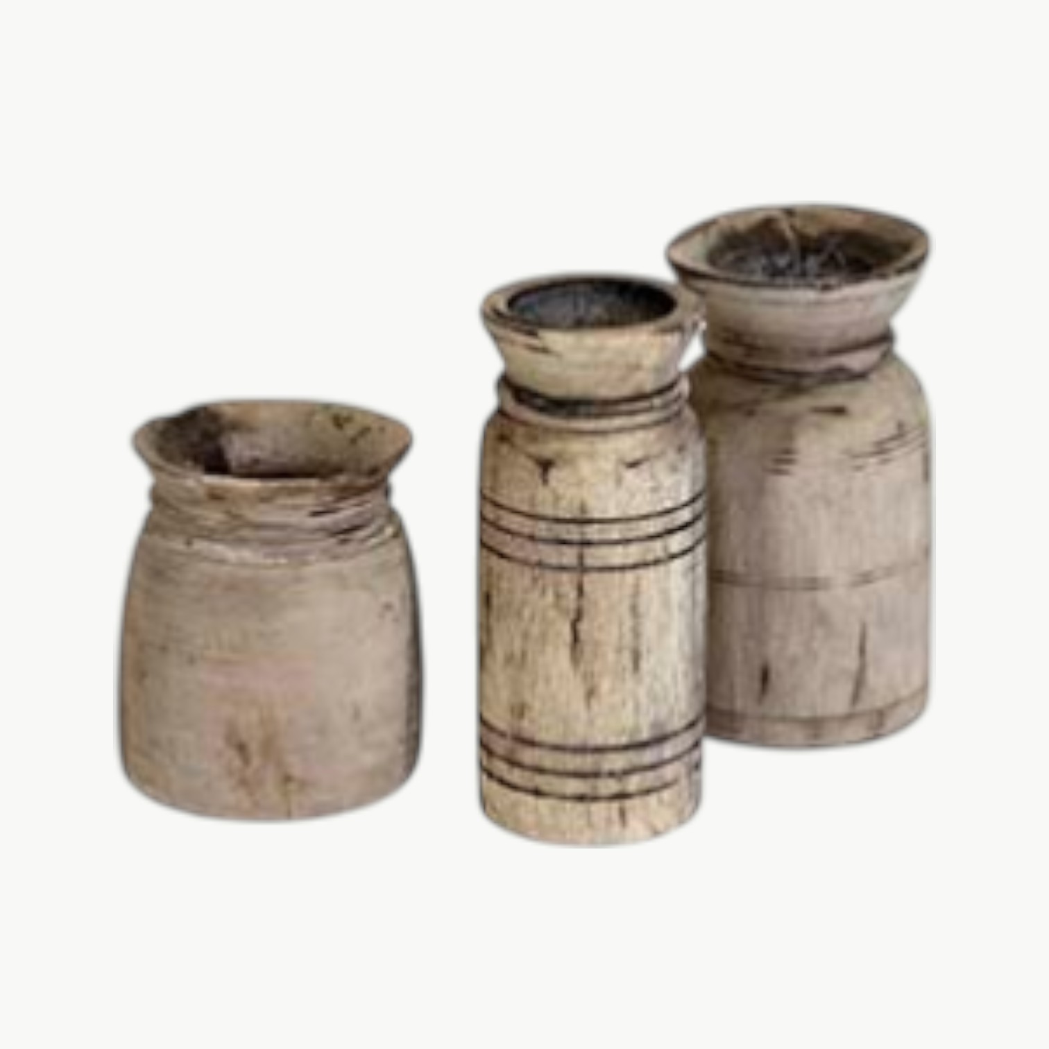 Sett med to små blekede nepalske trekrukker i vintage tre med naturlig patina