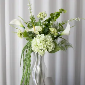 Spring Blossom Bouquet kunstig blomsterbukett fra Bloom Objects i grønn og hvit