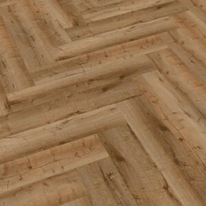 Fiskebensgulv i eikedekor med naturlig trestruktur og varm brun tone.