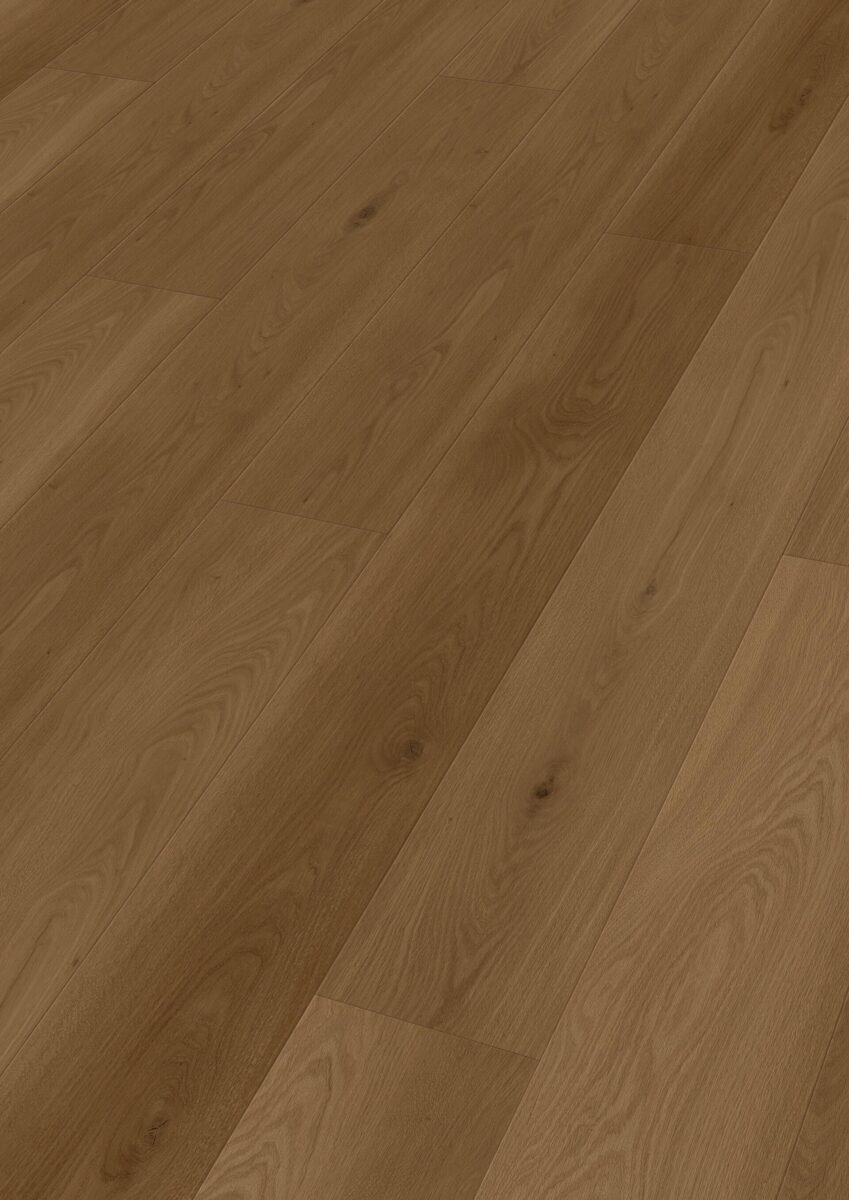 Klikkvinyl med varm eikedekor og brede plank