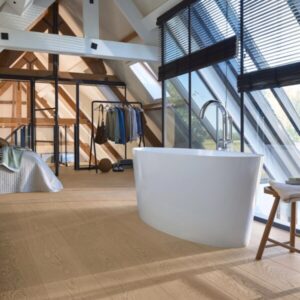 Herdet fiskebensgulv i eik Meister Lindura Oak Sand Grey Classic 20232 – ultramatt lakk