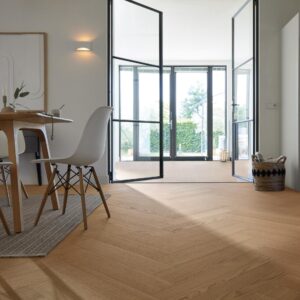 Herdet tregulv Lindura Clay Brown Oak Authentic 20225 – Brede Planker – Ultramattlakk - Bilde 3