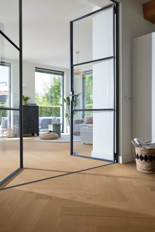 Herdet tregulv Lindura Clay Brown Oak Authentic 20225 – Brede Planker – Ultramattlakk - Bilde 4