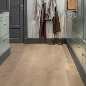 Maxwood XL herdete tregulv i eik med børstet struktur og grå nyanse i langt plankformat