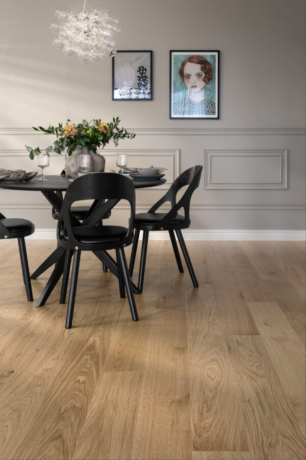 Maxwood XL Ek Unique Amber plankegulv i eik med matt lakk og struktur