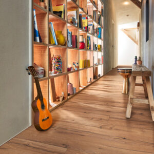 Laminatgulv med eikedekor Cognac Rustic Oak 06256 i plankemønster