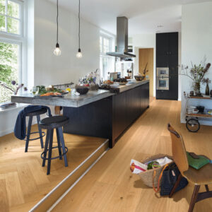 Herdet tregulv Lindura Oak Lively 08914 – Brede Planker – Ultramattlakk - Bilde 3