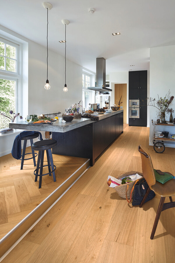 Herdet tregulv Lindura Oak Lively 08914 – Klassiske Brede Planker – Ultramattlakk