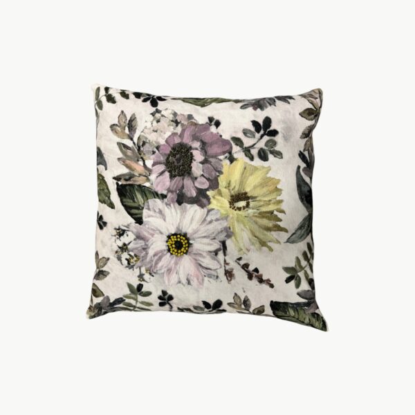 Designers Guild pyntepute med klassisk mønster i sinkgrå nyanser
