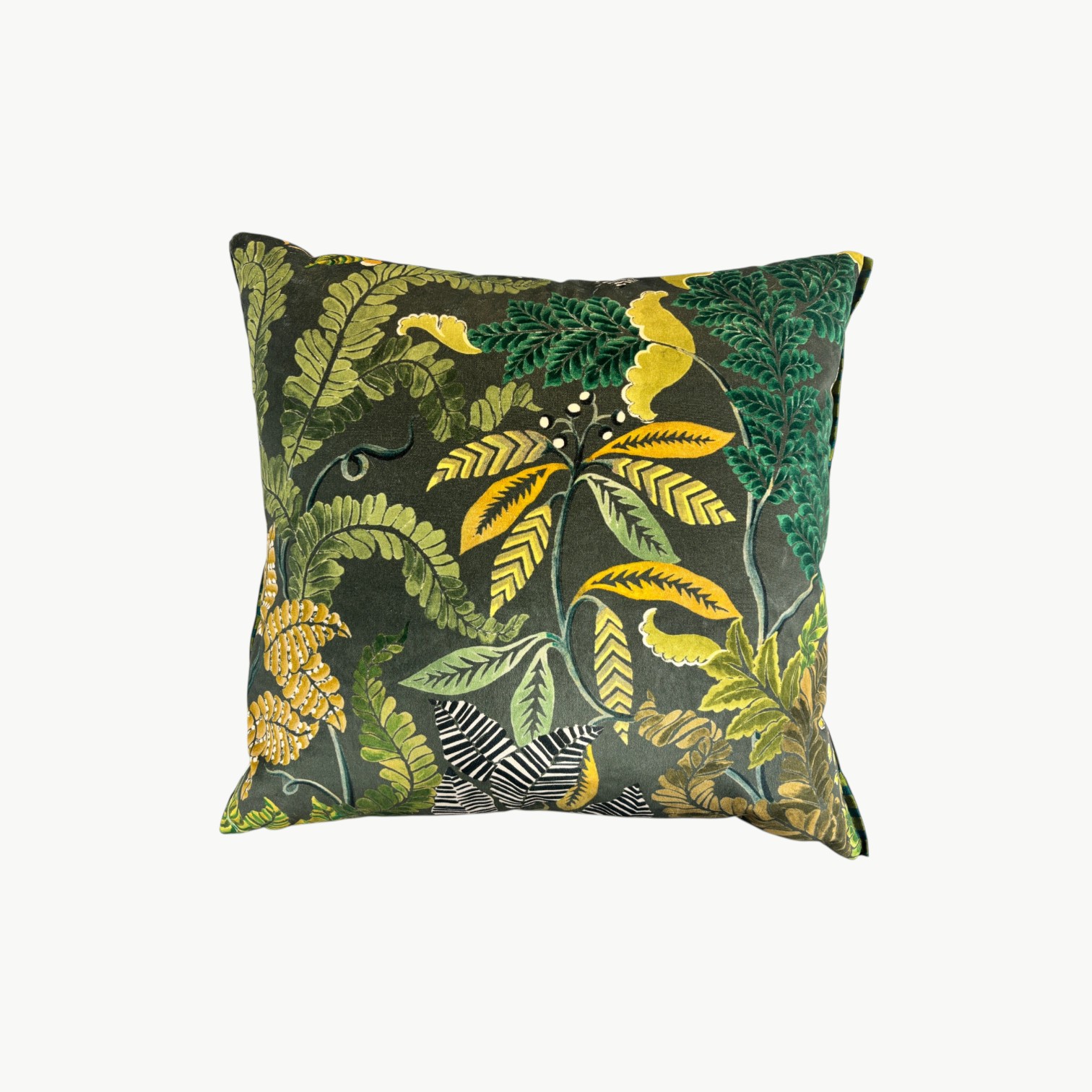 Designers Guild Brocart Decoratif Velours Olive pyntepute med botanisk mønster 55x55