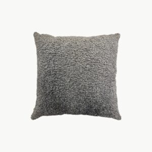 Grå pyntepute med bouclé tekstur