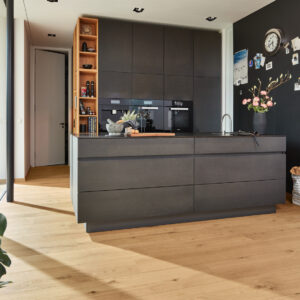 Herdet tregulv Lindura Authentic Pure Oak 08921 – Extra Brede Planker – Ultramattlakk - Bilde 3