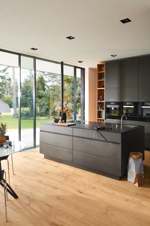 Authentic pure oak autentisk herdet tregulv i eik med ultramattlakk og børstet struktur