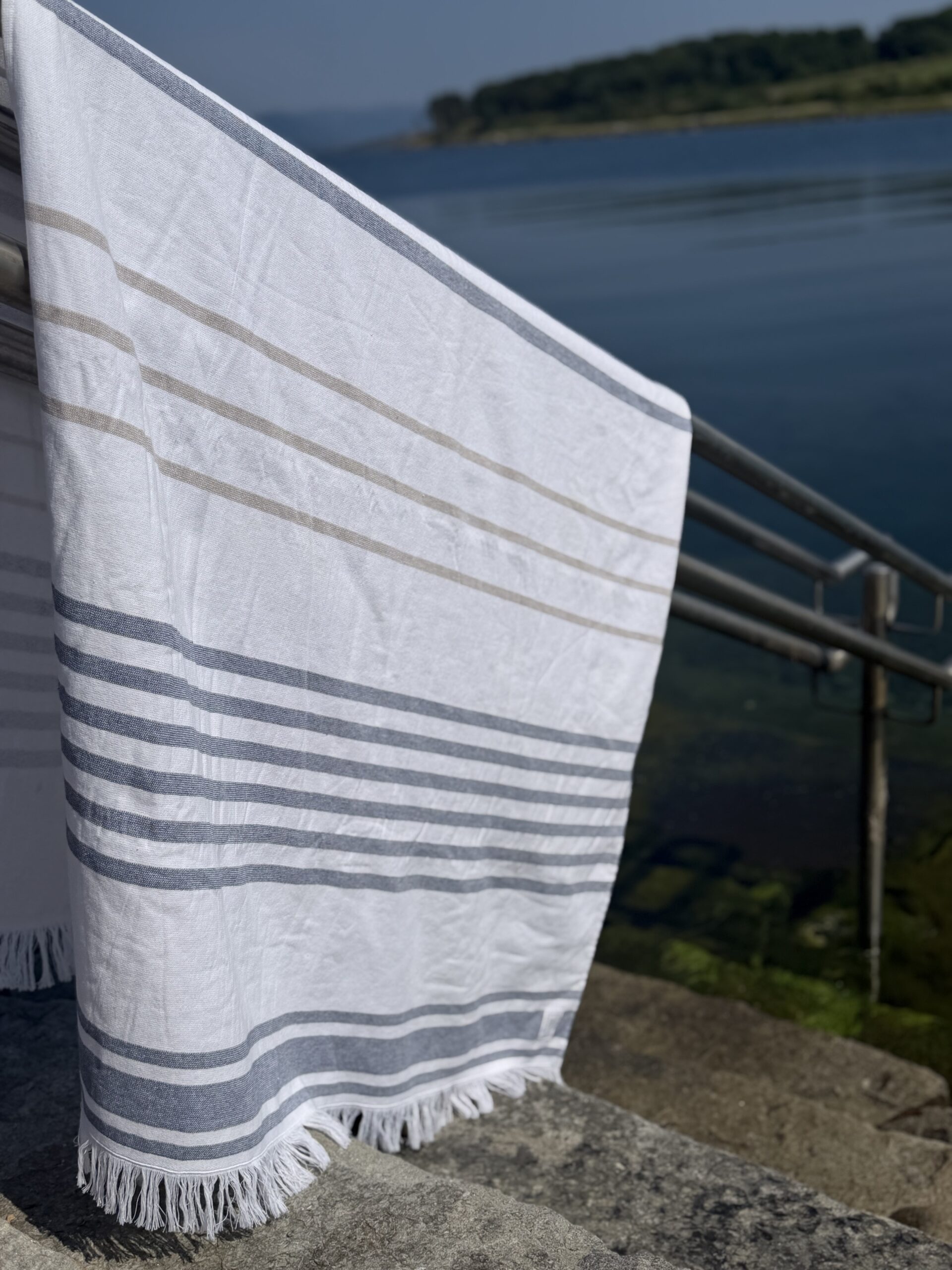 Halvor Bakke Bloubergstrand Håndkle 100x180cm - Bilde 6