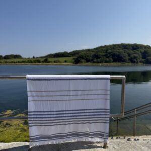 Halvor Bakke Bloubergstrand Håndkle 100x180cm - Bilde 3