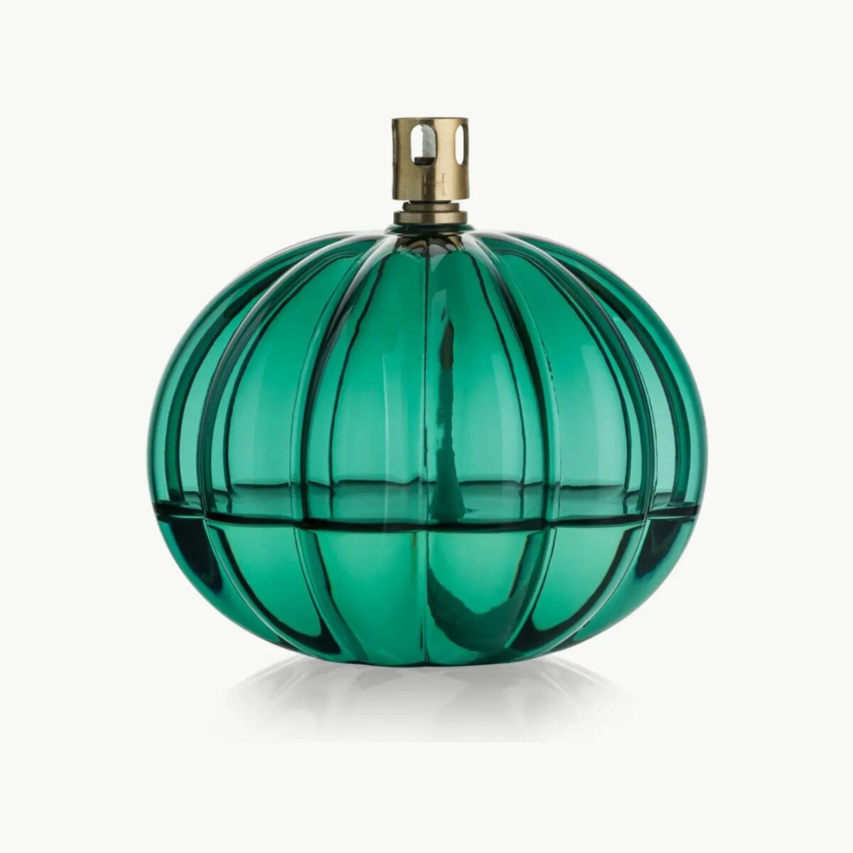 Aurora oljelampe 11 cm i teal fra Hadeland Glassverk – munnblåst rund lampe med optisk struktur og elegant blågrønn glød.