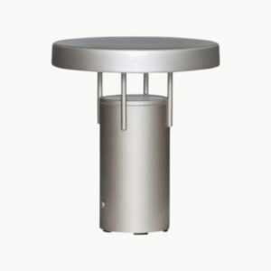 BringMe oppladbar bordlampe Mini i Metallic Sand fra Hübsch, dimbar og bærbar lampe i metall med integrert LED.