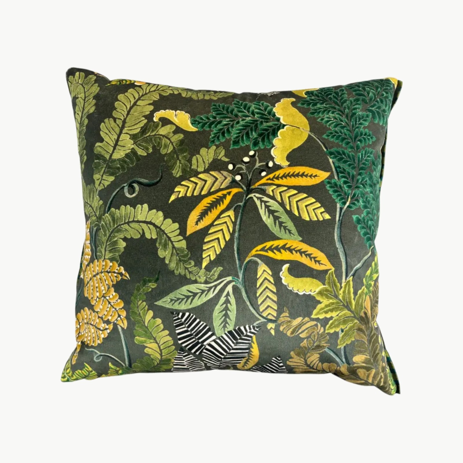 Designers Guild Brocart Decoratif Velours Olive pyntepute med botanisk mønster 55x55