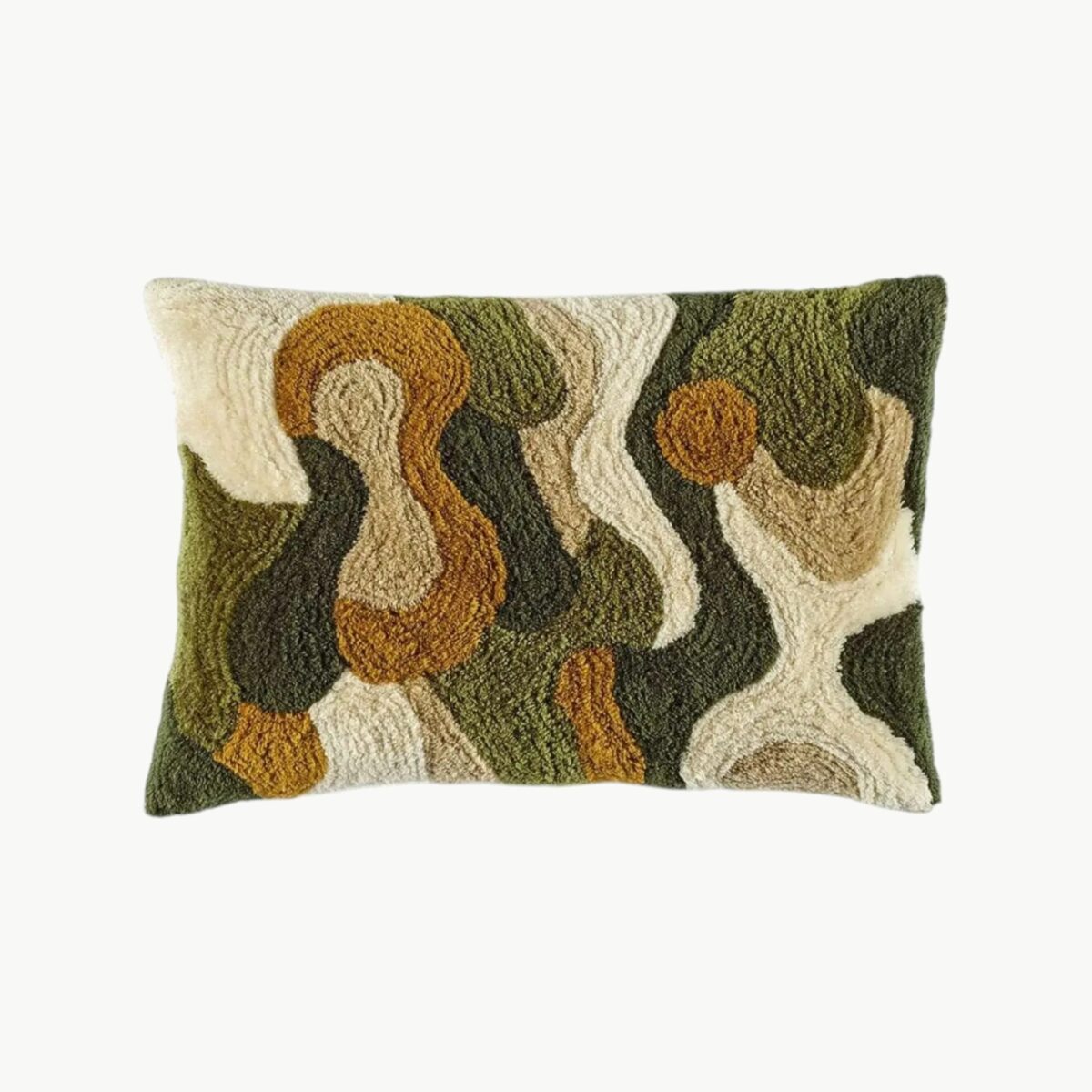 Pyntepute med abstrakt mønster i grønne, beige og gyldne toner, 30 x 45 cm