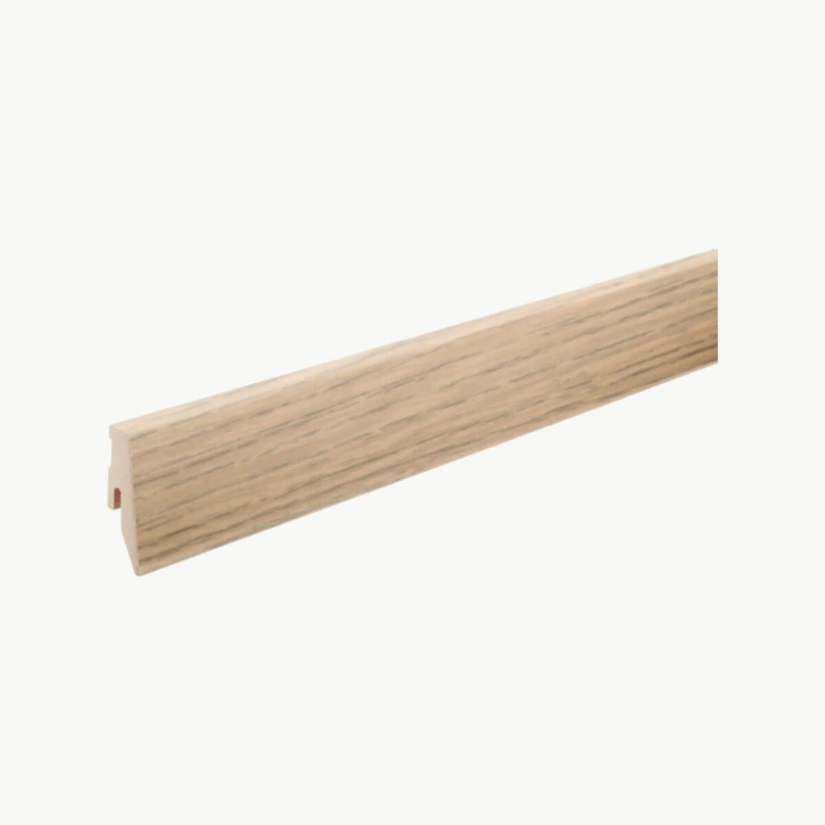 Kantet gulvlist i Alabaster Oak med lys beige eikestruktur og rett profil