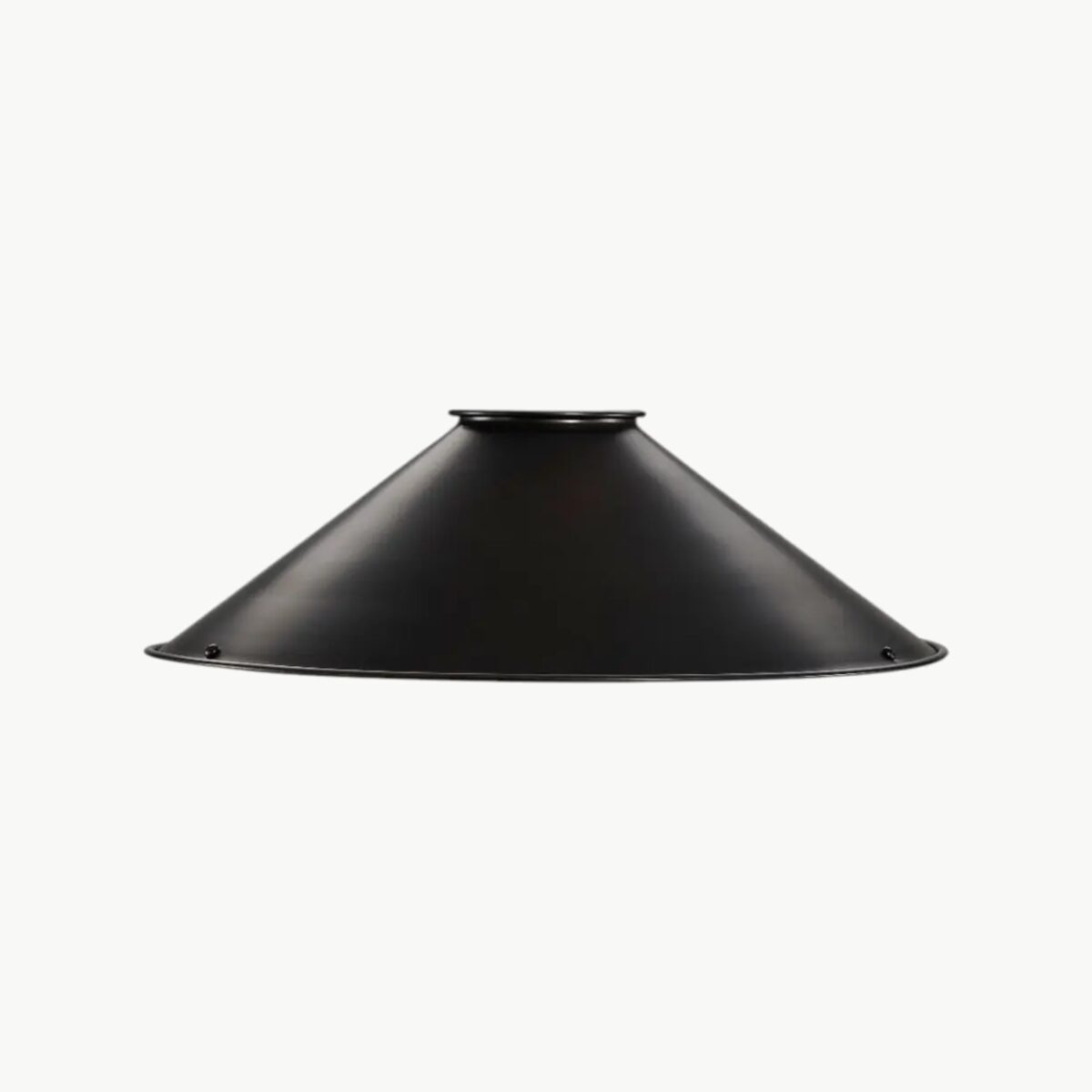 Positano lampeskjerm i metall med minimalistisk form